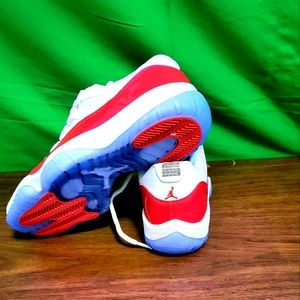 JORDAN CHERRY AND WHITE SHOE (no box)